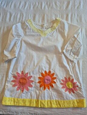Mini Boden girls 6-7 years white tunic 3 flower appliqued tunic length VGUC